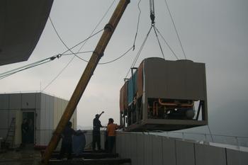 机器设备人工垂直吊装搬运